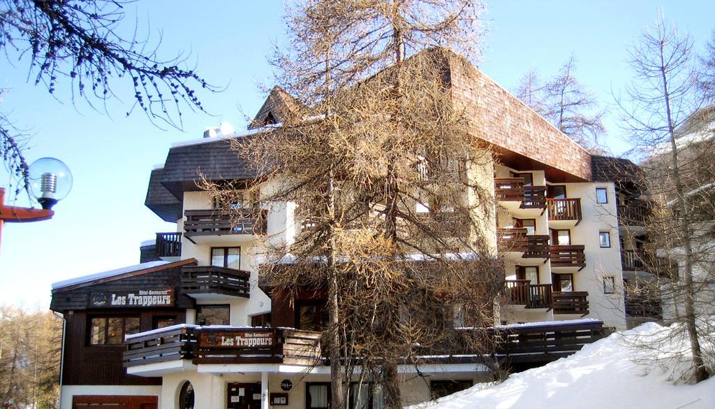 Hotel Les Trappeurs Les Orres Ngoại thất bức ảnh